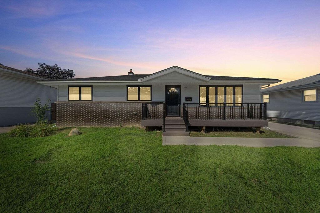 Photo of 9210 Woodward Avenue, Highland, IN 46322 (MLS # 831278)