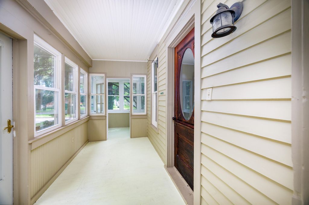 Photo of 308 E Iroquois Street, Kentland, IN 47951 (MLS # 838893)