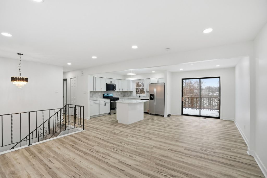 Photo of 2417 Hickory Drive, Dyer, IN 46311 (MLS # 833744)