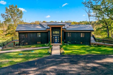 Property photo of 220 W 875 Road N, Valparaiso, IN 46385