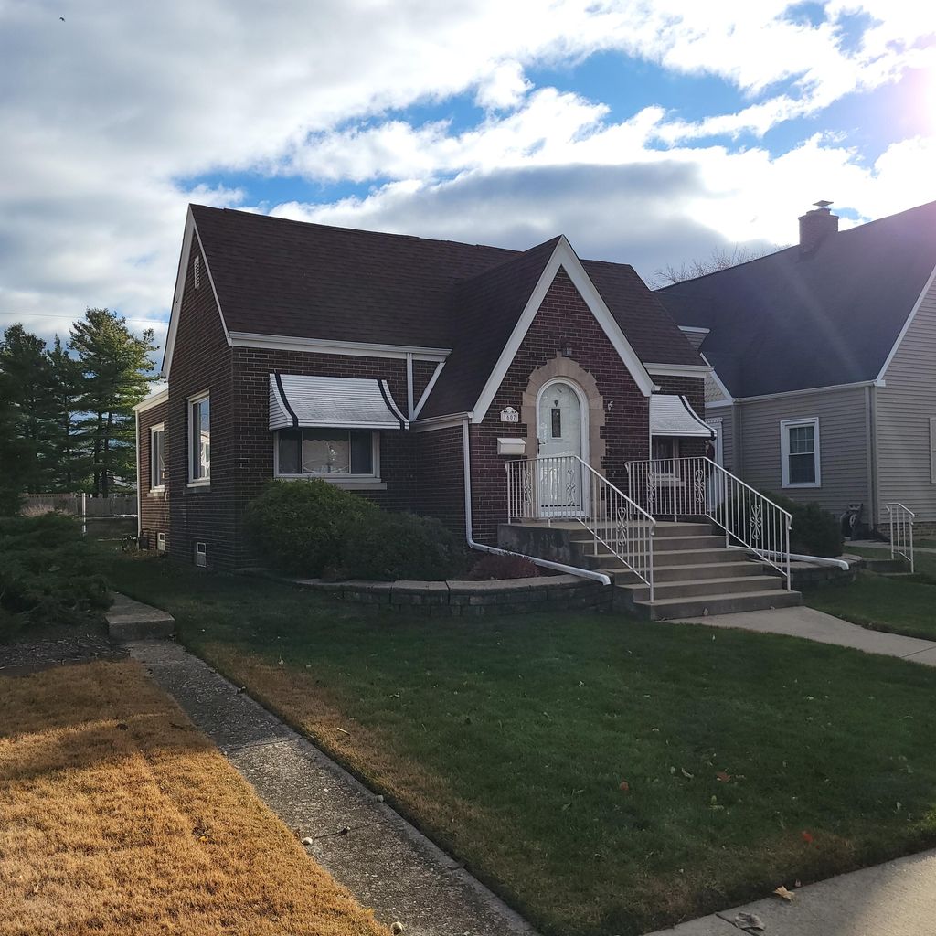 Photo of 1607 Parkview Avenue, Whiting, IN 46394 (MLS # 831293)