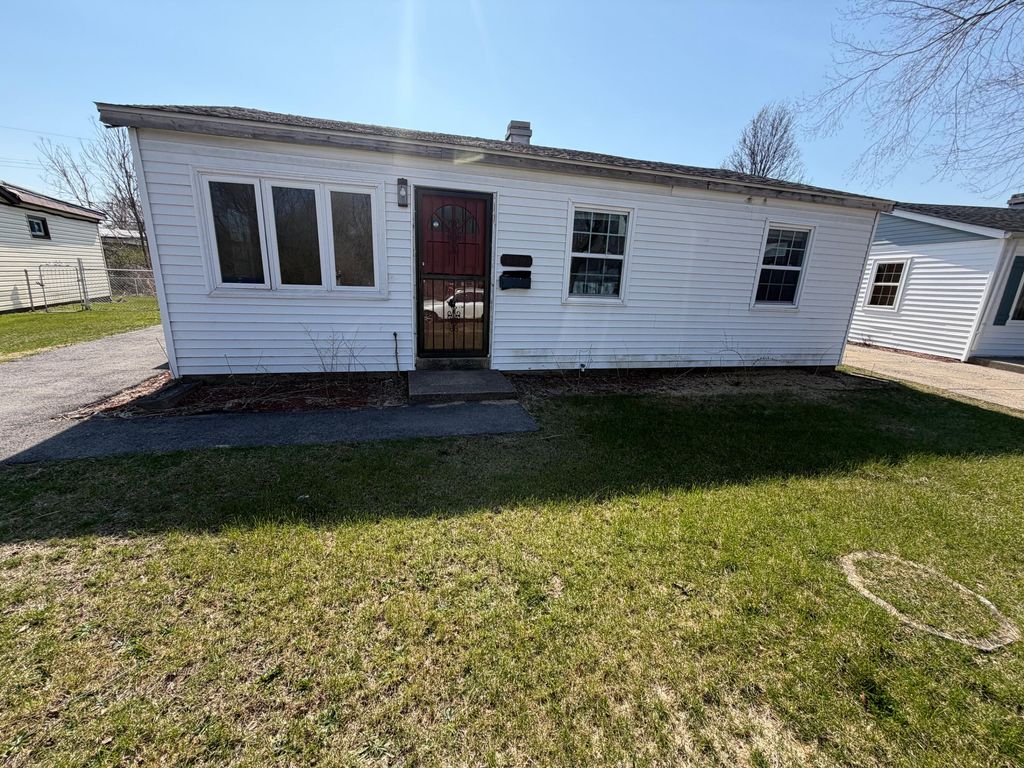 Photo of 4247 W 19th Place, Gary, IN 46404 (MLS # 836429)