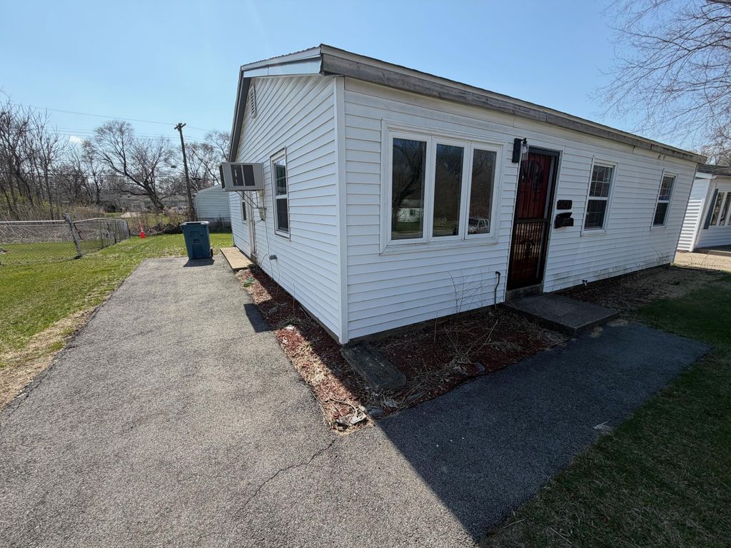 Photo of 4247 W 19th Place, Gary, IN 46404 (MLS # 836429)