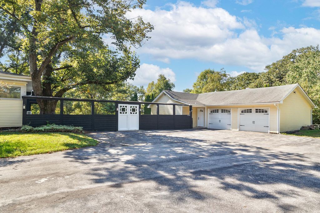 Photo of 3721 W 133rd Avenue, Crown Point, IN 46307 (MLS # 830481)