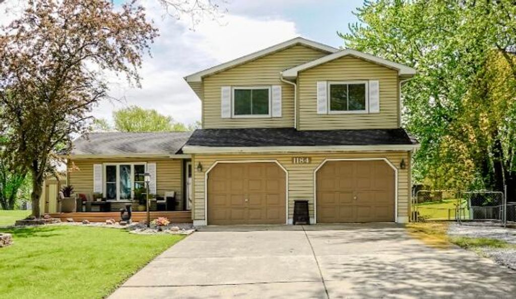 Photo of 1184 Winterhaven Lane, Crown Point, IN 46307 (MLS # 839411)
