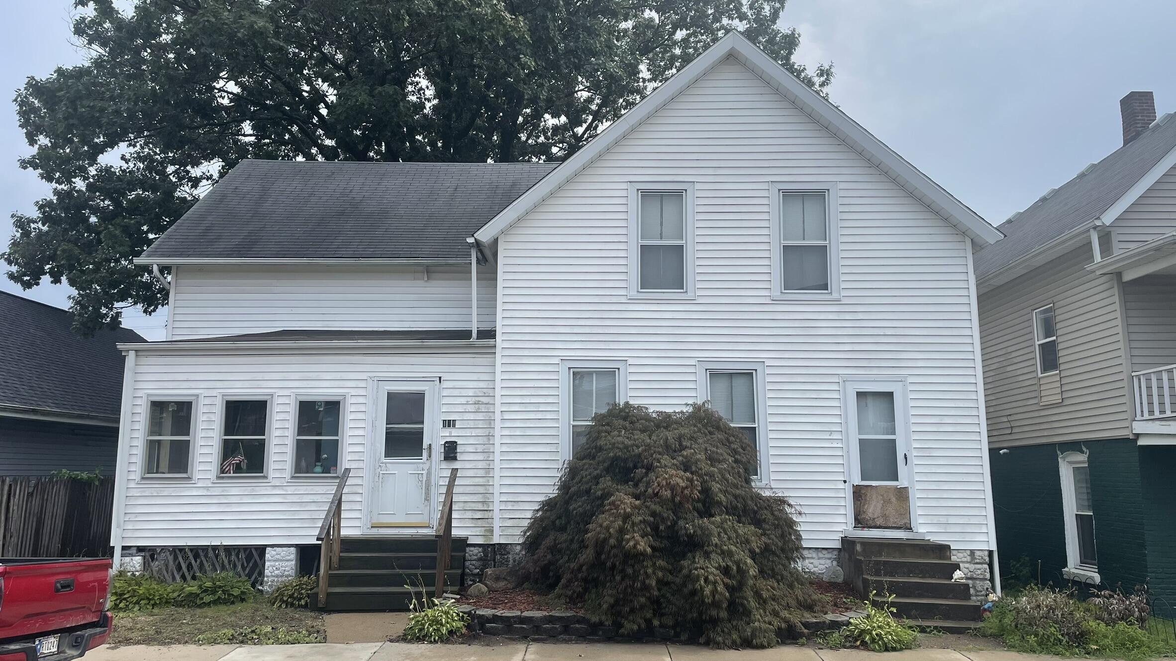 124 W Fulton