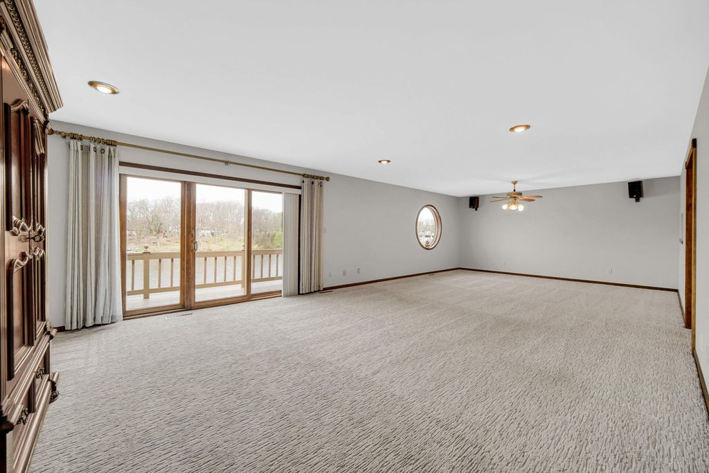 Photo of 1242 River Terrace, Hobart, IN 46342 (MLS # 837410)