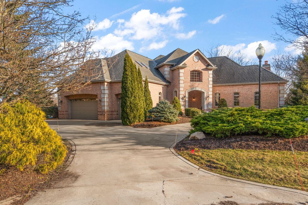 Photo of 1703 Littler Drive, Chesterton, IN 46304 (MLS # 835306)