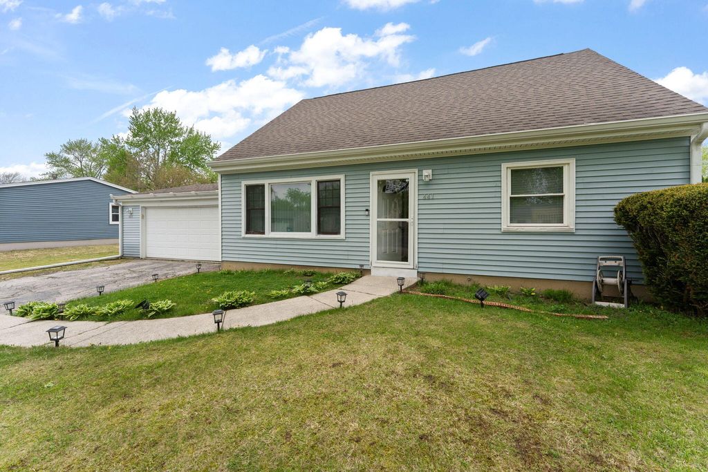 Photo of 441 Prescott Road, Valparaiso, IN 46385 (MLS # 837639)