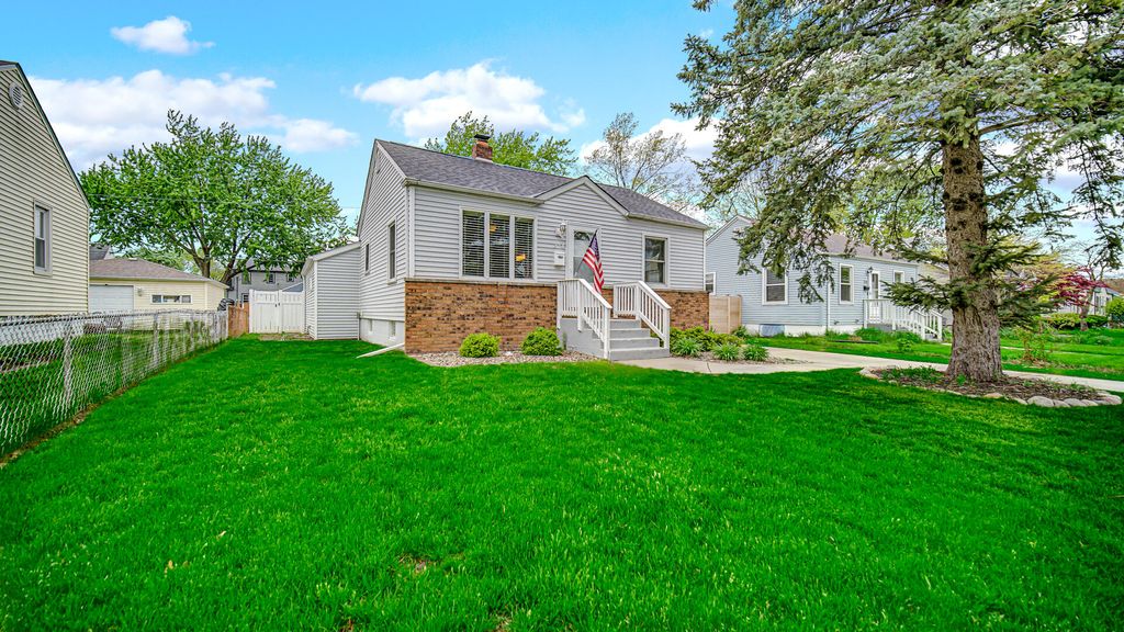 Photo of 214 N Jay Street, Griffith, IN 46319 (MLS # 837855)