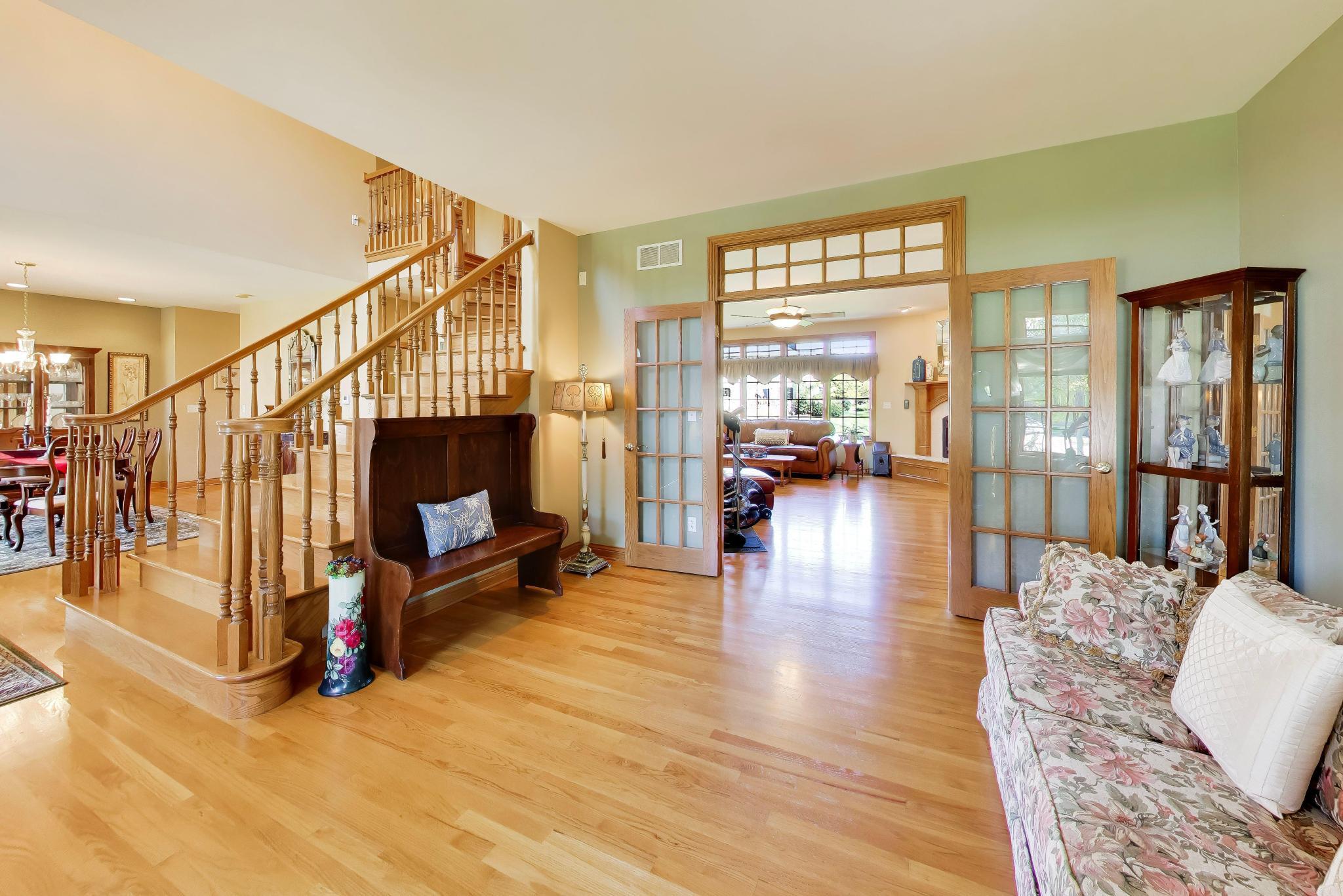 1933 Rosewood Court