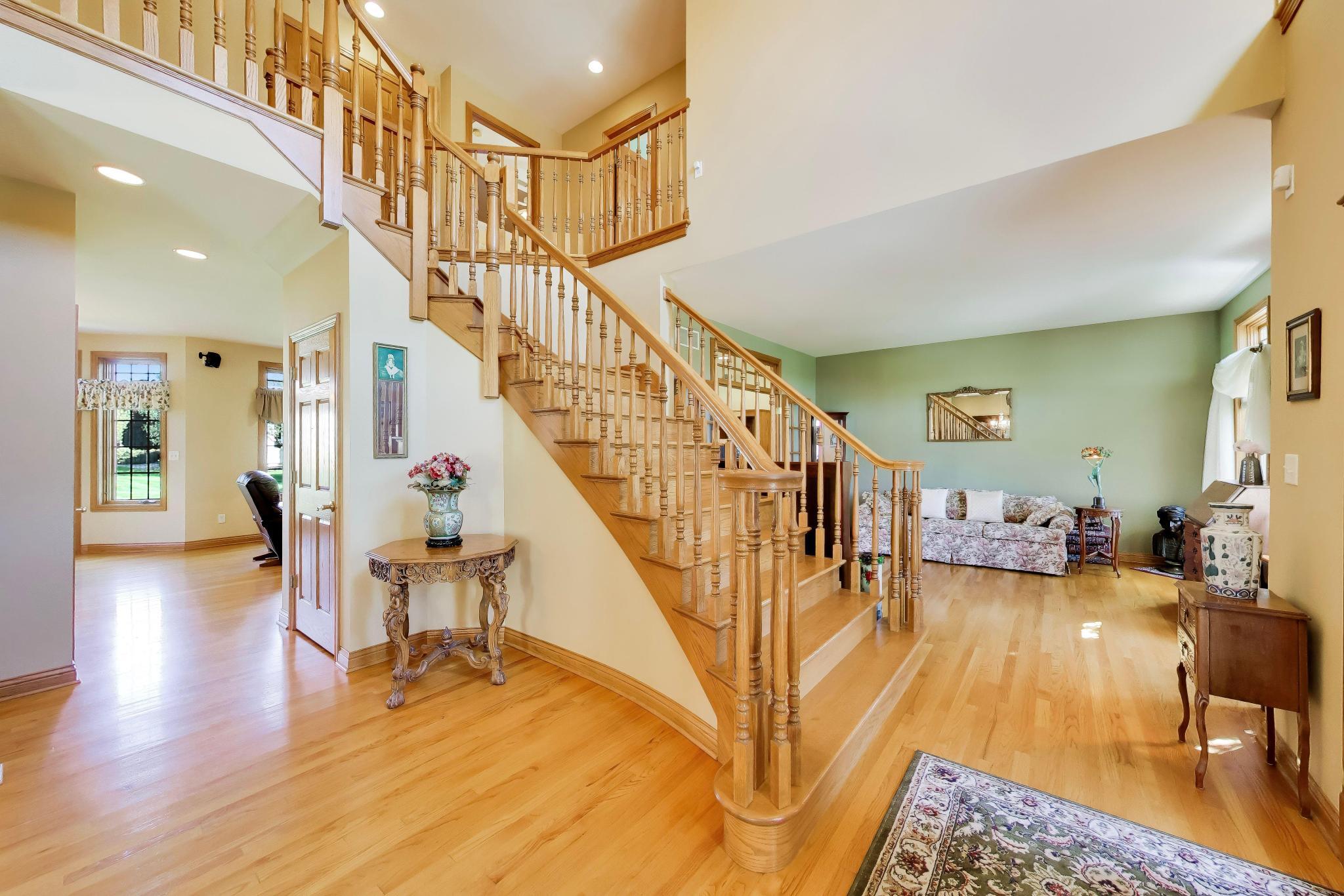 1933 Rosewood Court