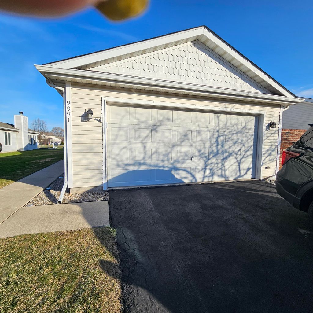 Photo of 9991 Hunters Run, Saint John, IN 46373 (MLS # 835921)