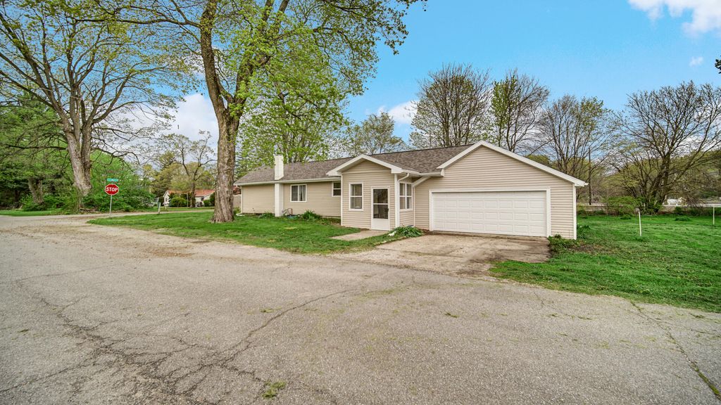 Photo of 901 E 3rd Street, Union Mills, IN 46382 (MLS # 837709)