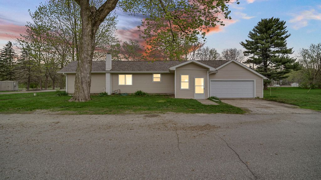 Photo of 901 E 3rd Street, Union Mills, IN 46382 (MLS # 837709)