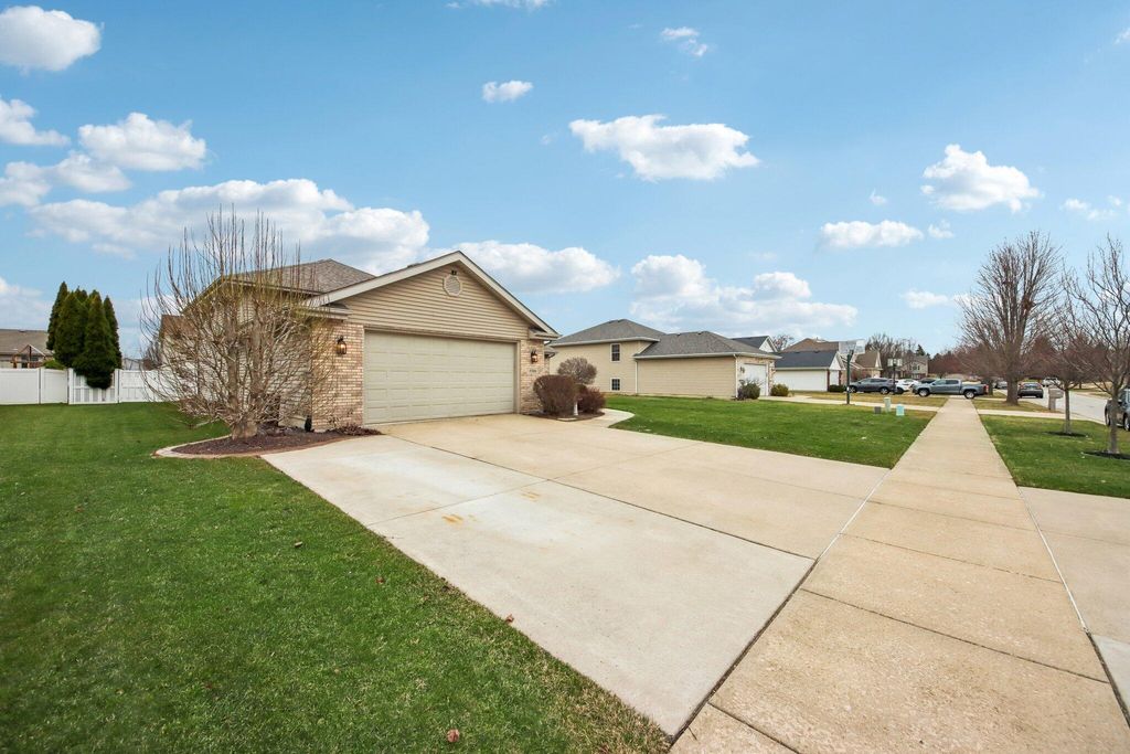 Photo of 9396 Calumet Street, Dyer, IN 46311 (MLS # 835536)