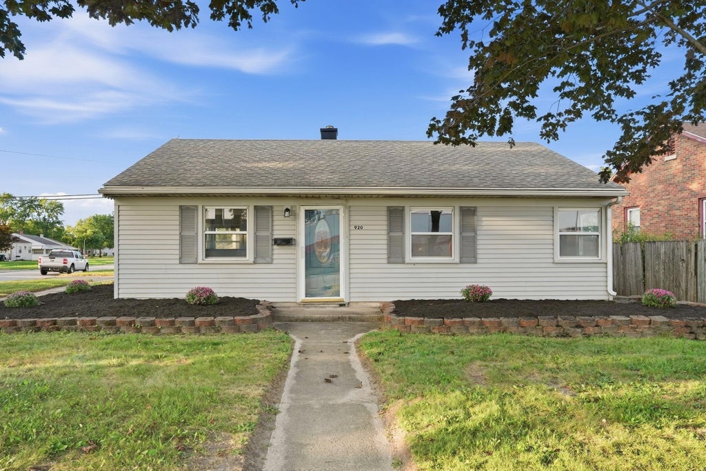 Photo of 920 W Old Ridge Road, Hobart, IN 46342 (MLS # 845278)