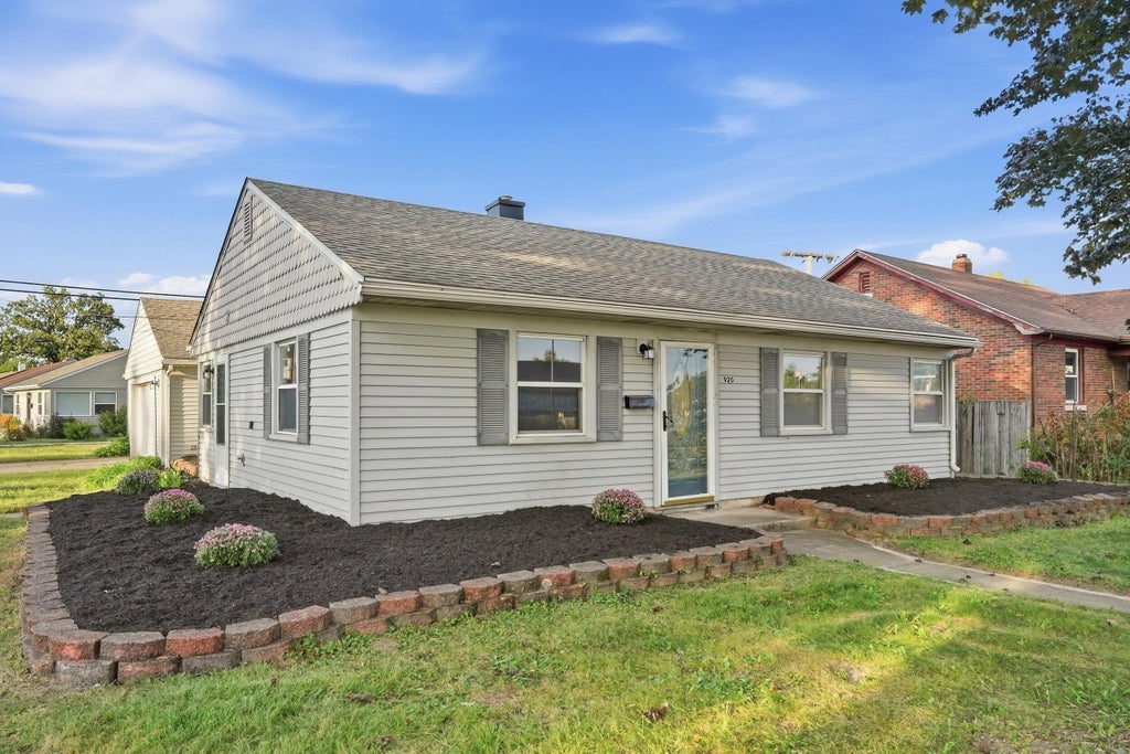 Photo of 920 W Old Ridge Road, Hobart, IN 46342 (MLS # 845278)