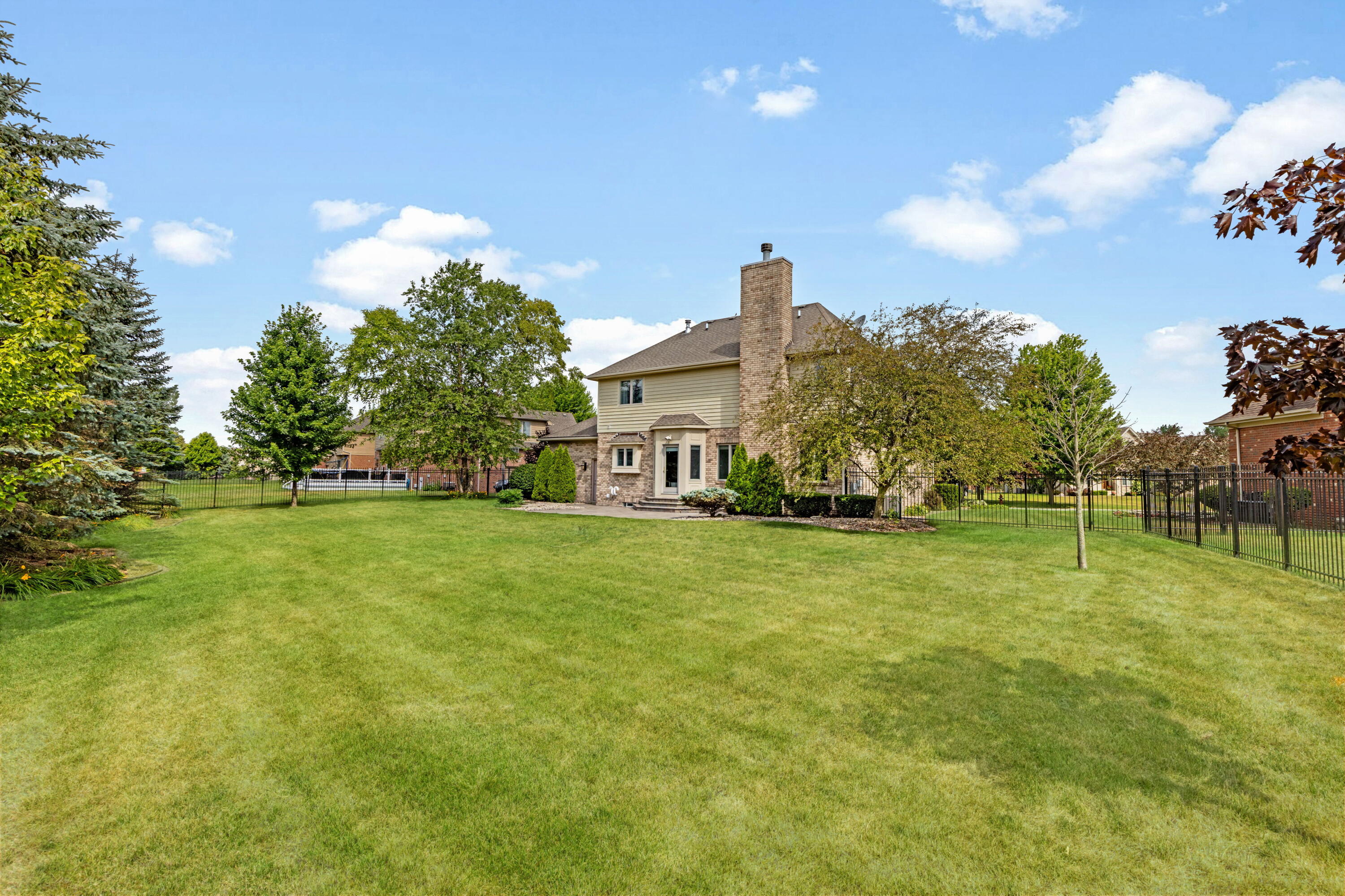1101 E Cambridge Drive