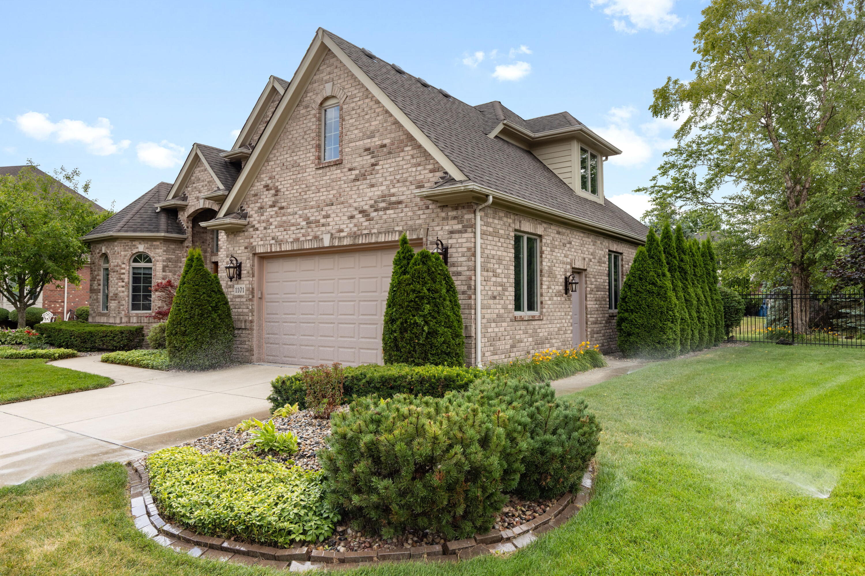 1101 E Cambridge Drive