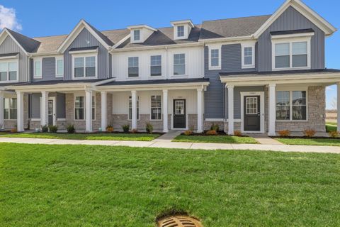 Single Family Residence in Crown Point IN 11885 Kentucky Street.jpg