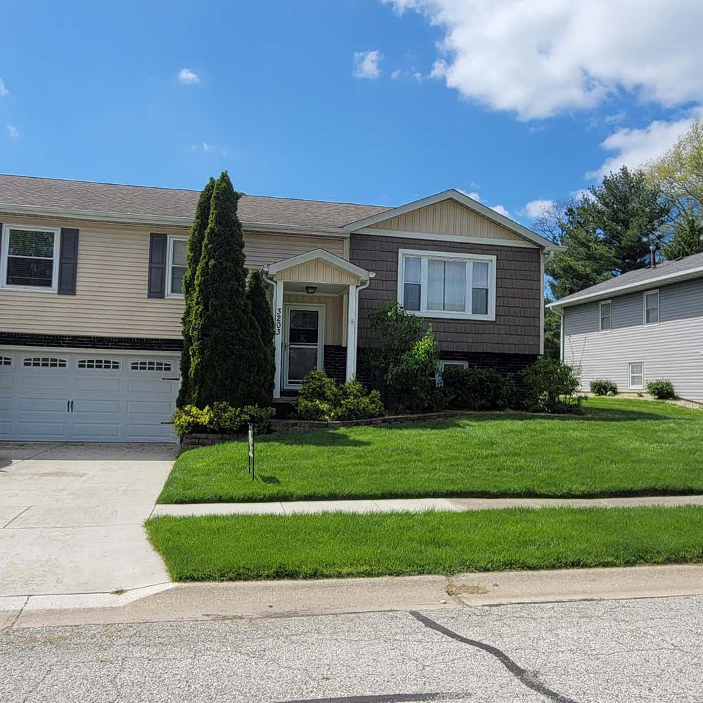 Photo of 3203 Parker Drive, Valparaiso, IN 46383 (MLS # 840664)