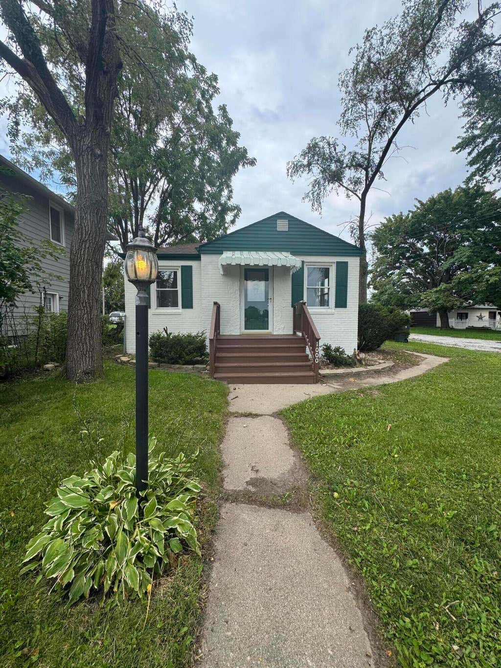 Photo of 1000 W Home Avenue, Hobart, IN 46342 (MLS # 843711)