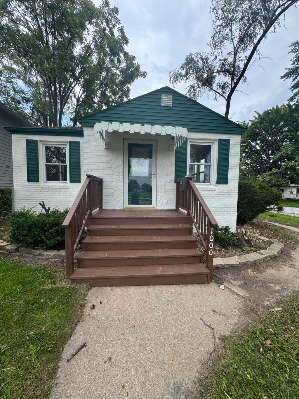Photo of 1000 W Home Avenue, Hobart, IN 46342 (MLS # 843711)