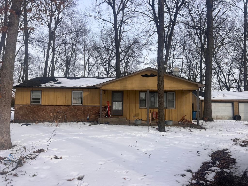 Photo of 645 S 150 E, Kouts, IN 46347 (MLS # 833830)
