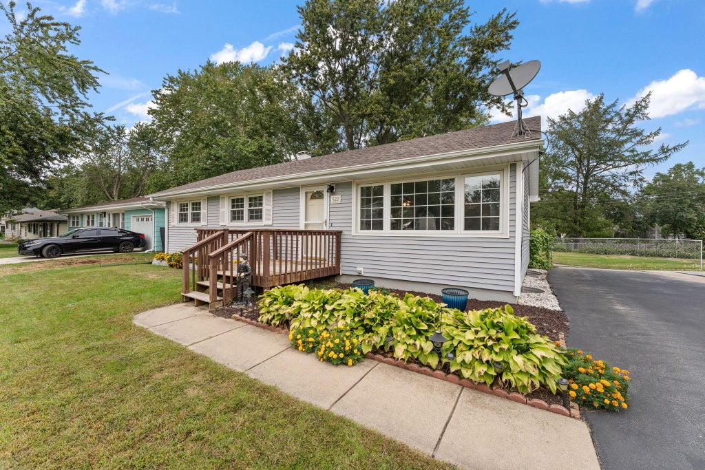 Photo of 522 Park Avenue, Chesterton, IN 46304 (MLS # 846149)