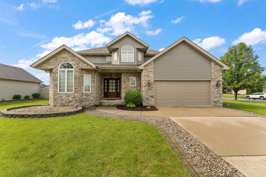 Photo of 301 E 125th Avenue, Crown Point, IN 46307 (MLS # 839170)