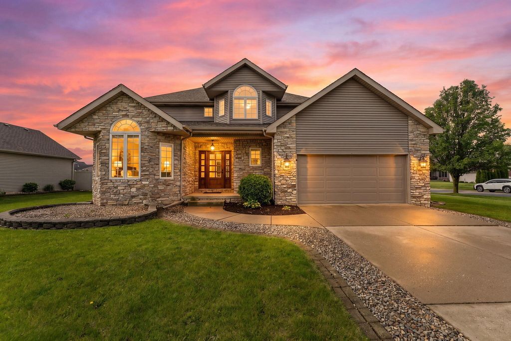 Photo of 301 E 125th Avenue, Crown Point, IN 46307 (MLS # 839170)