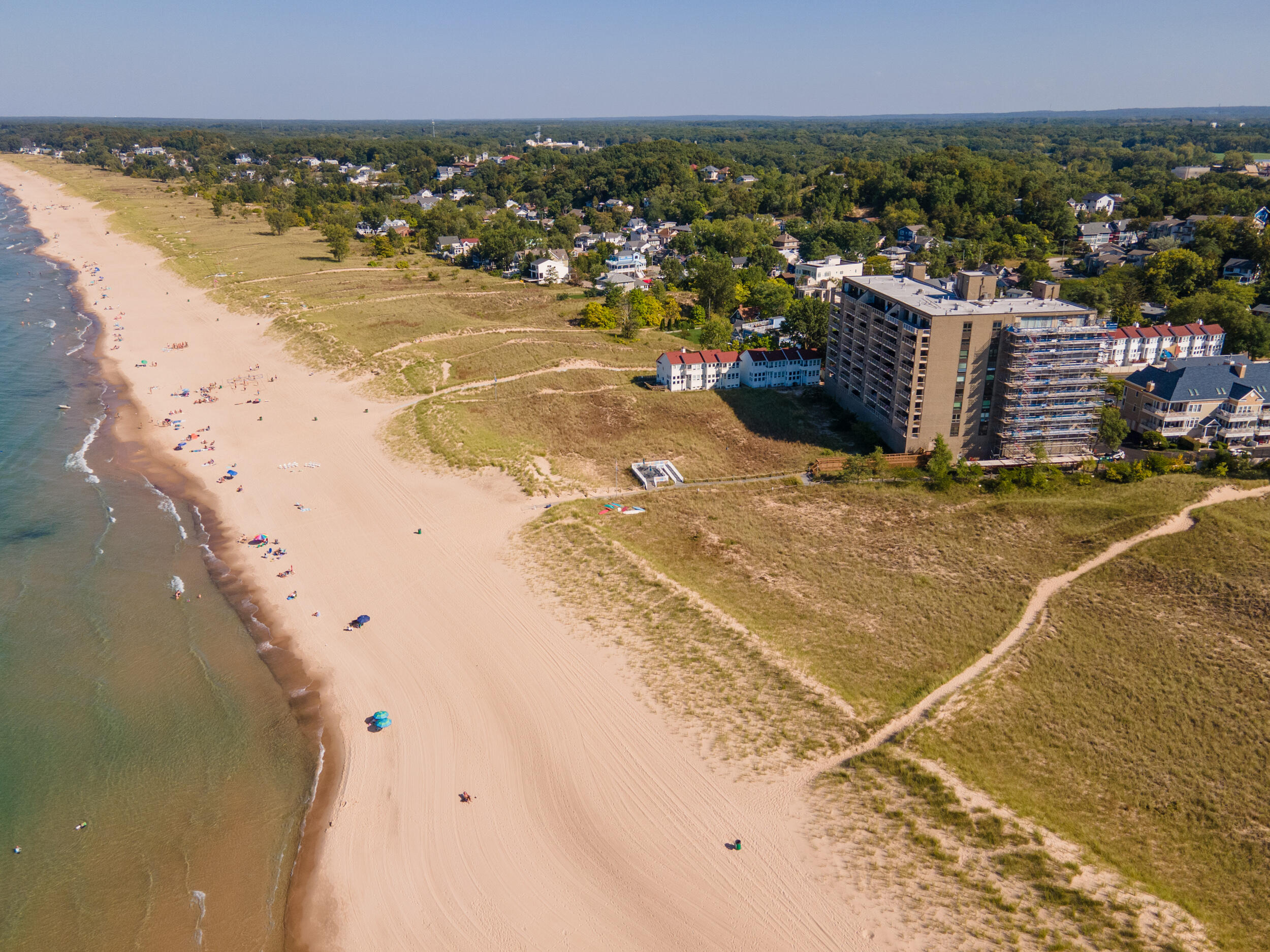 100 Lake Shore Drive 204