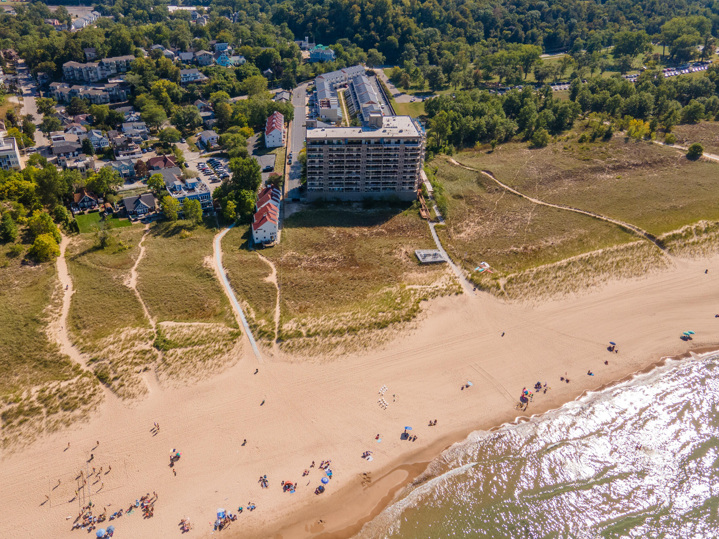 100 Lake Shore Drive 204