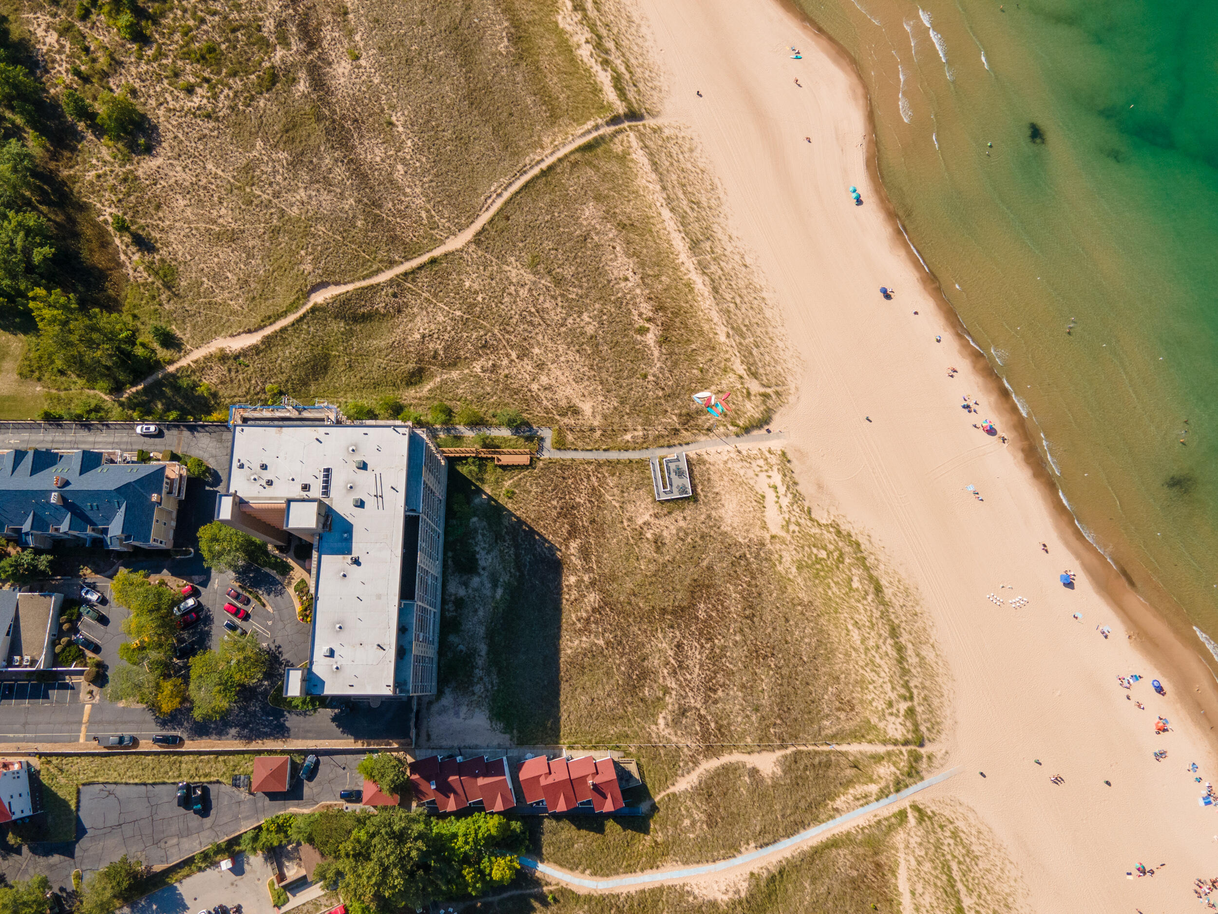 100 Lake Shore Drive 204