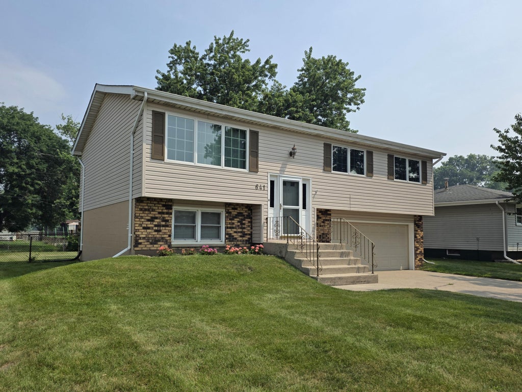 Photo of 641 205th Place, Dyer, IN 46311 (MLS # 842551)