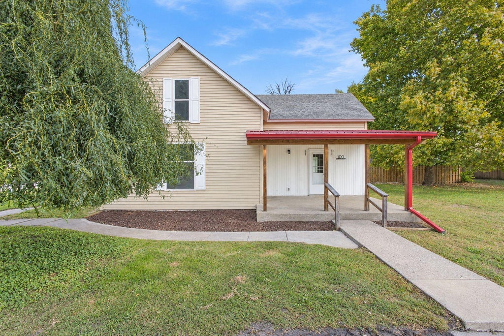 Photo of 100 E Oak Street, Rensselaer, IN 47978 (MLS # 846900)