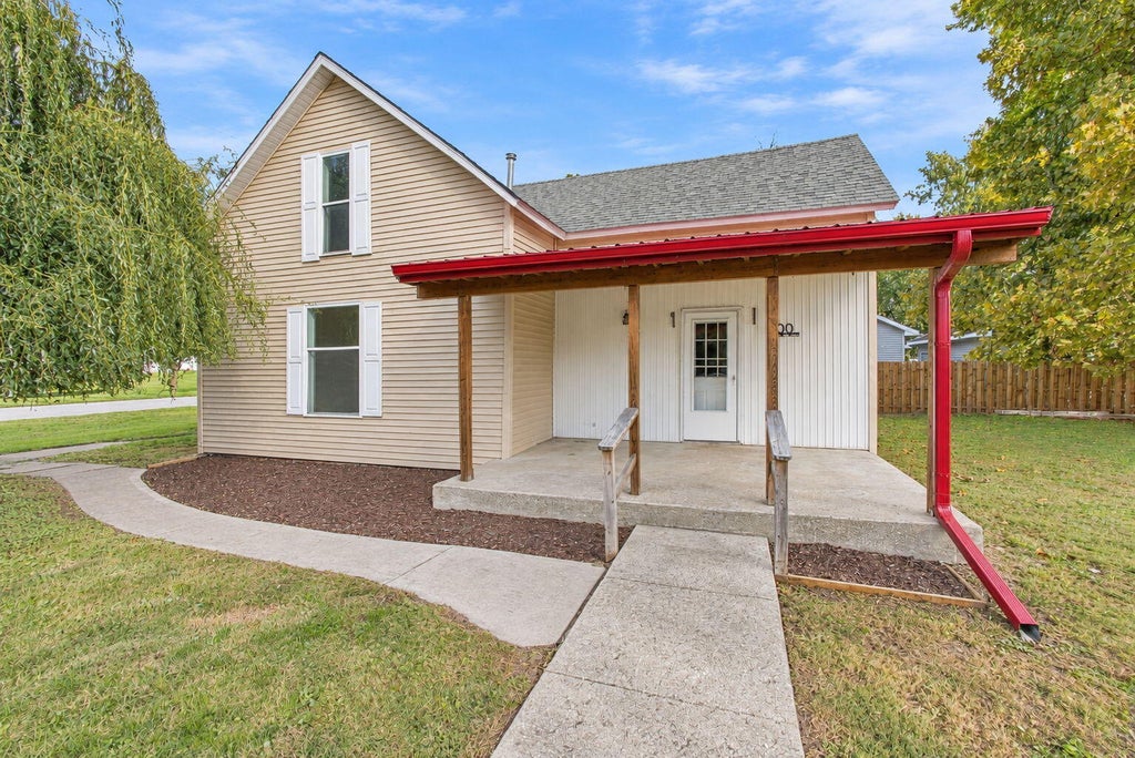 Photo of 100 E Oak Street, Rensselaer, IN 47978 (MLS # 846900)