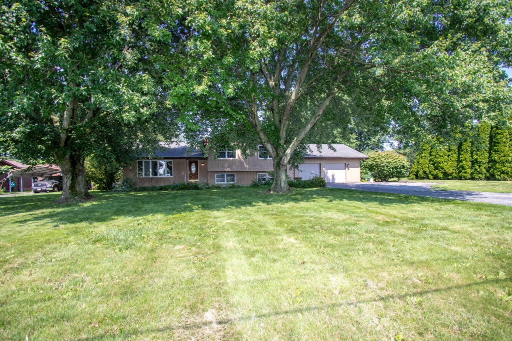 Photo of 184 S 200 W, Valparaiso, IN 46385 (MLS # 845664)