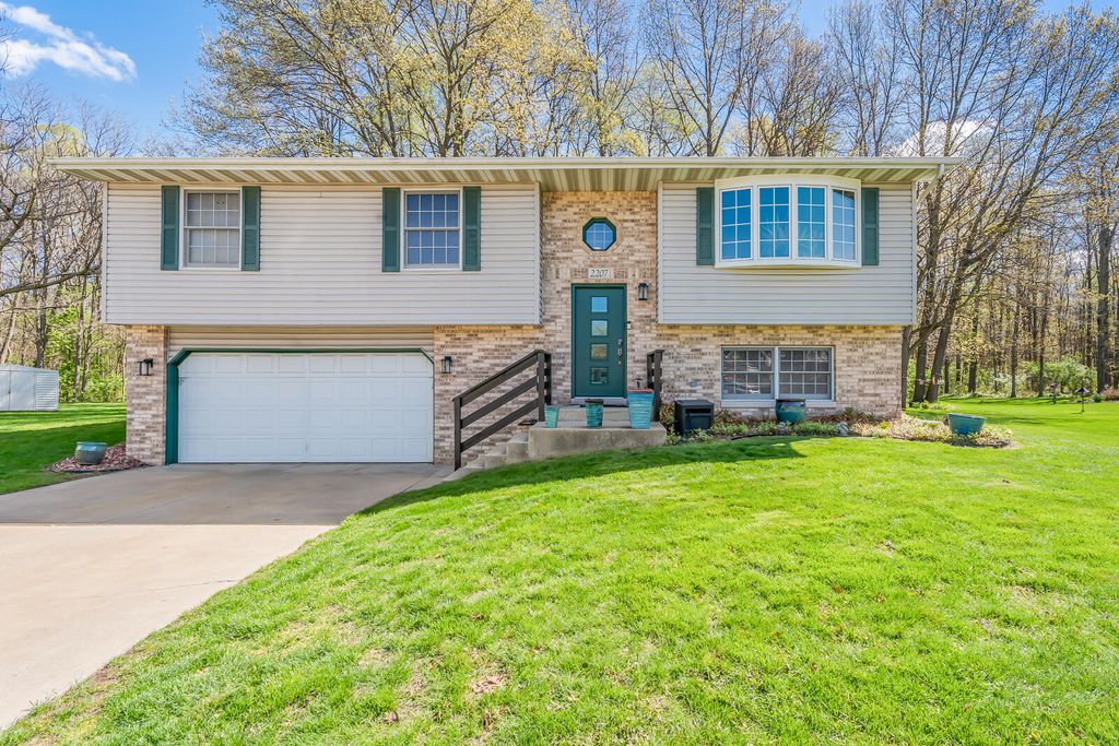 Photo of 2207 Lily Avenue, Portage, IN 46368 (MLS # 837544)