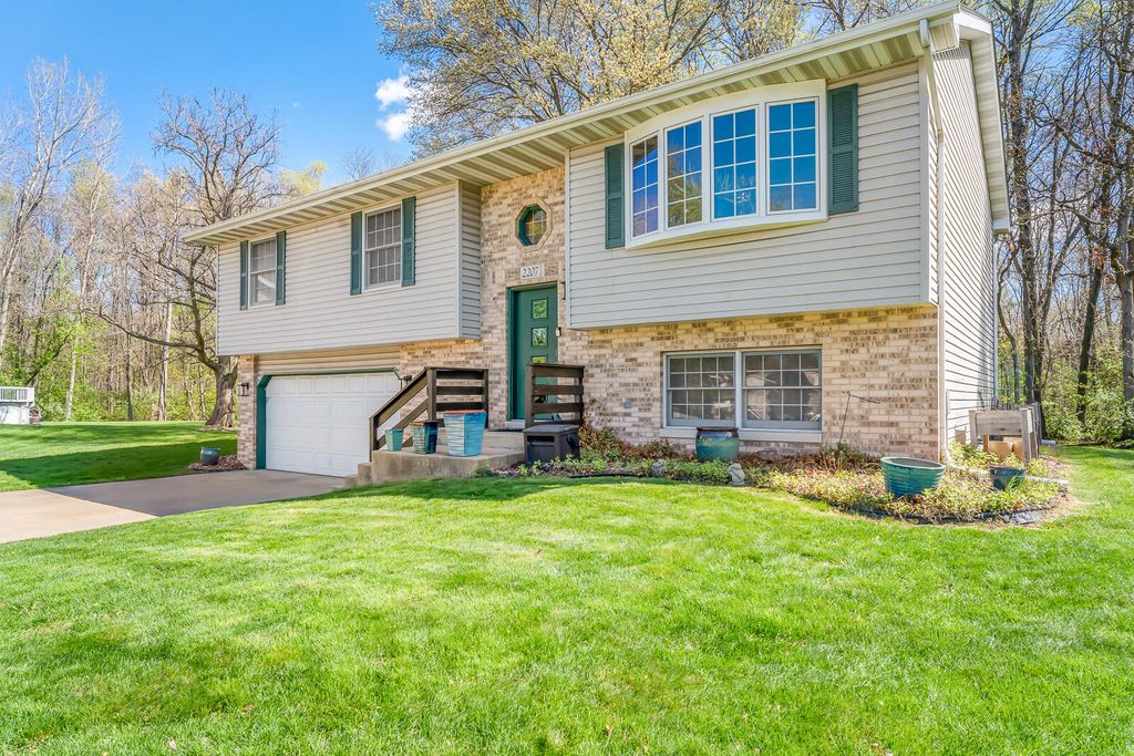 Photo of 2207 Lily Avenue, Portage, IN 46368 (MLS # 837544)