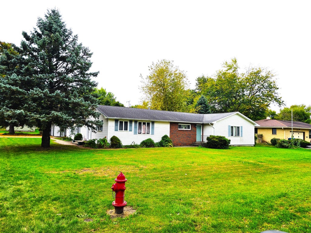 Photo of 201 W Walnut Street, Morocco, IN 47963 (MLS # 846835)