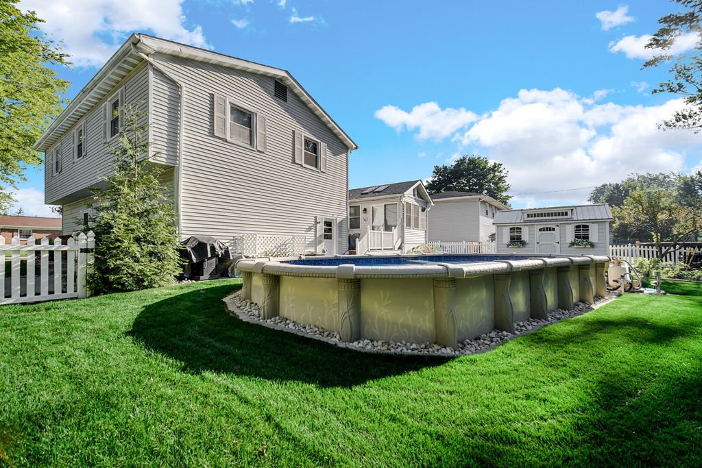 Photo of 659 Lorraine Drive, Valparaiso, IN 46385 (MLS # 834269)