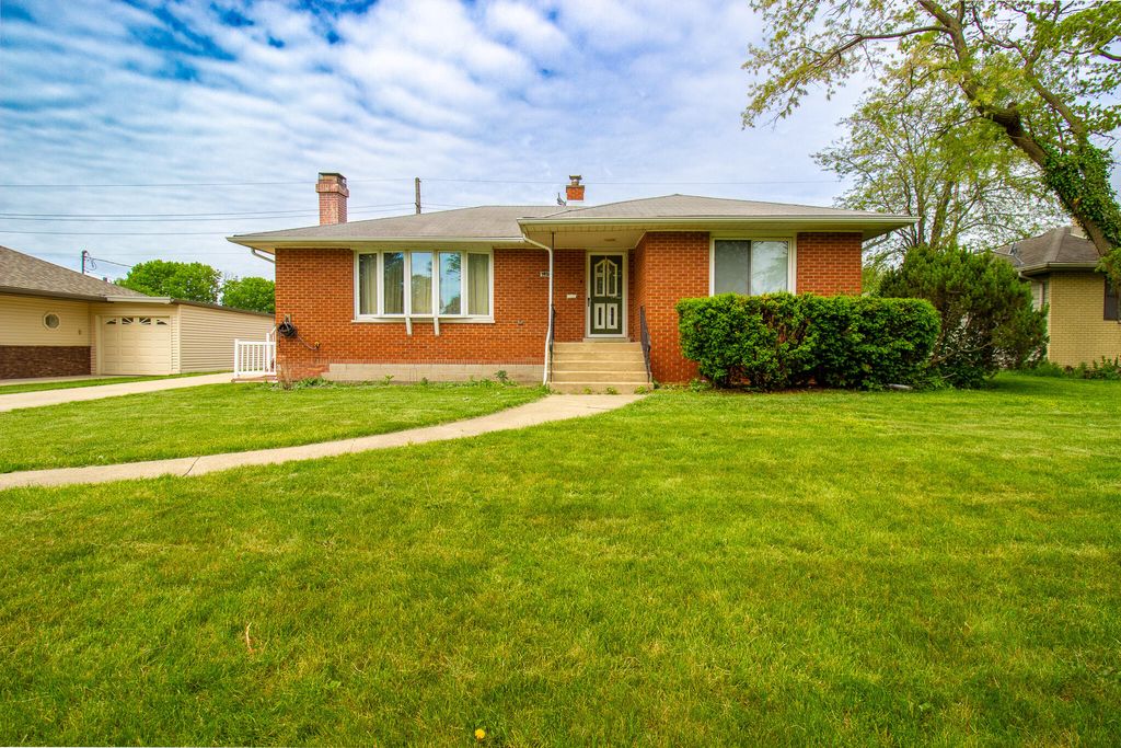 Photo of 7920 Harrison Avenue, Munster, IN 46321 (MLS # 839435)