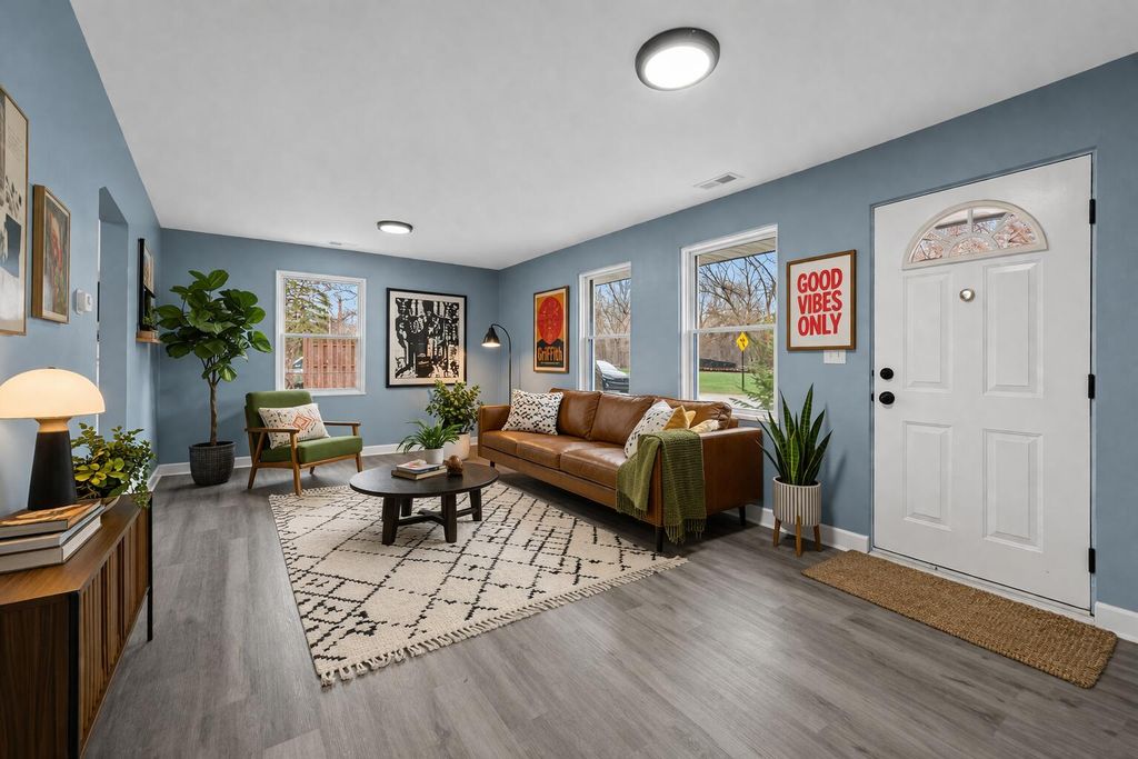 Photo of 208 E Avenue A, Griffith, IN 46319 (MLS # 836861)