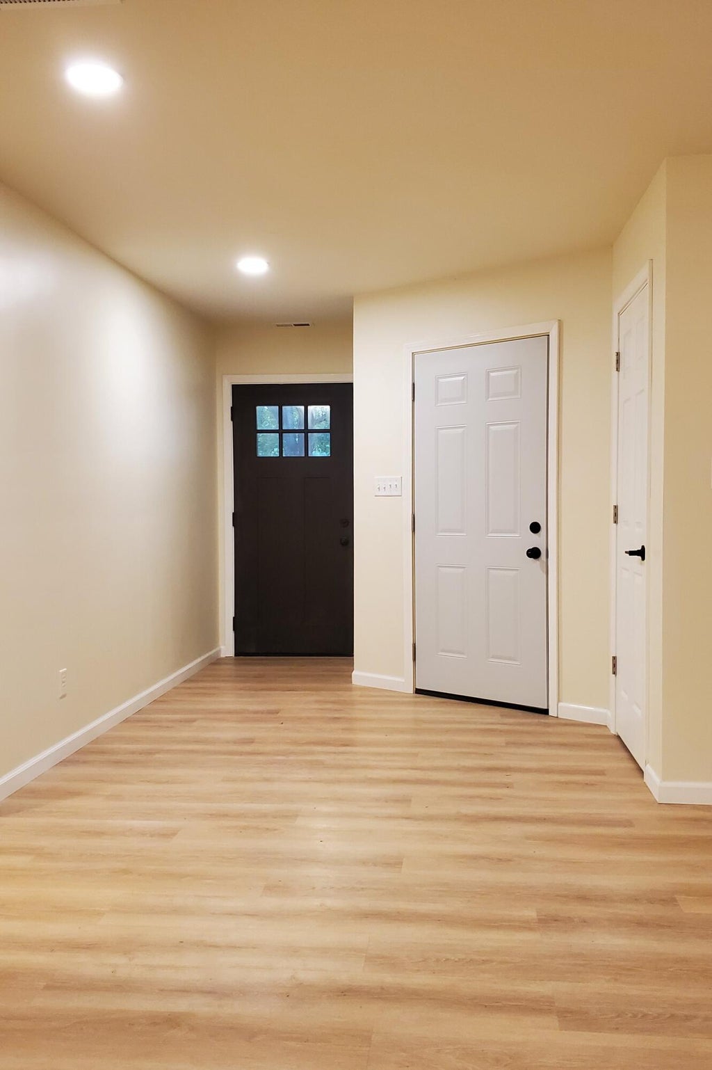 Photo of 303 E Washington Street, Kentland, IN 47951 (MLS # 843874)