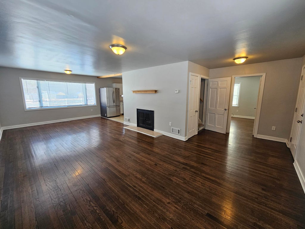 Photo of 7125 Catherine Street, Merrillville, IN 46410 (MLS # 846134)