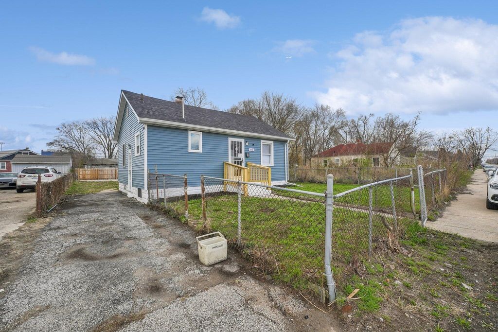 Photo of 1043 Colfax Street, Gary, IN 46406 (MLS # 836640)