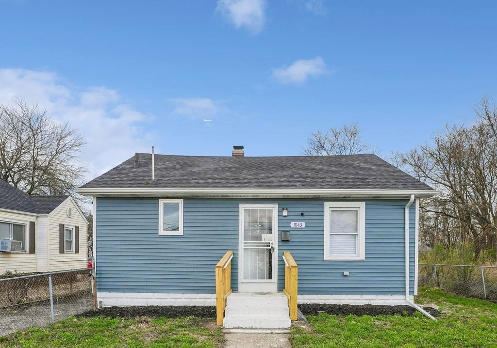 Photo of 1043 Colfax Street, Gary, IN 46406 (MLS # 836640)
