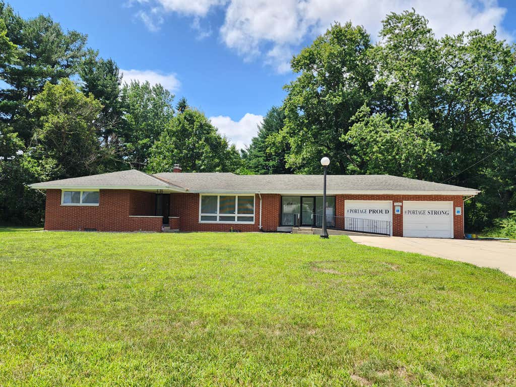 Photo of 3060 Willowcreek Road, Portage, IN 46368 (MLS # 844291)